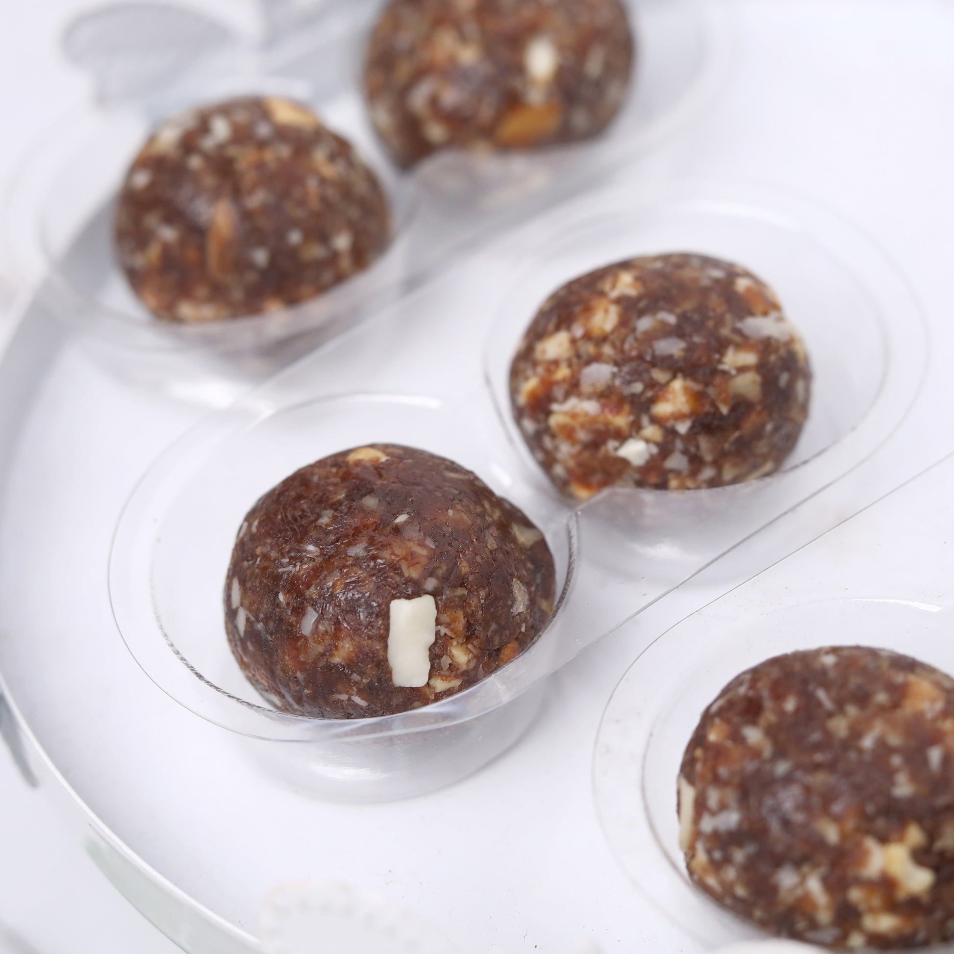 Gond Laddu